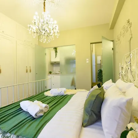 Cozy Overlooking The Old Town Bucureşti