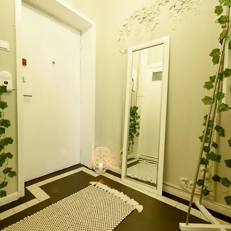 Apartment Cozy Overlooking The Old Town *