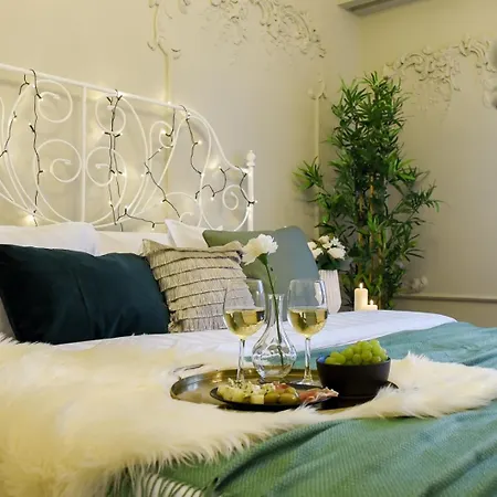 Cozy Overlooking The Old Town Apartment Bucharest