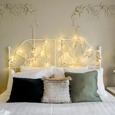 Cozy Overlooking The Old Town Апартаменты