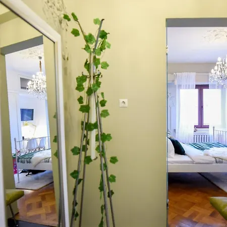 Cozy Overlooking The Old Town