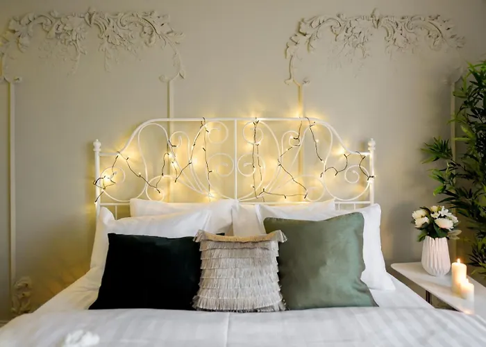 Cozy Overlooking The Old Town شقة