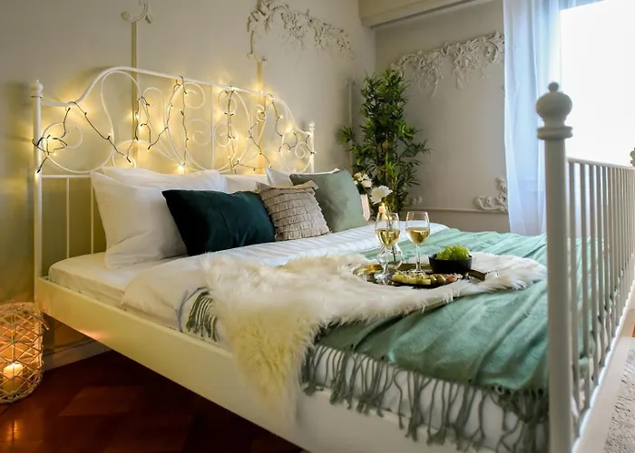 Cozy Overlooking The Old Town Apartman